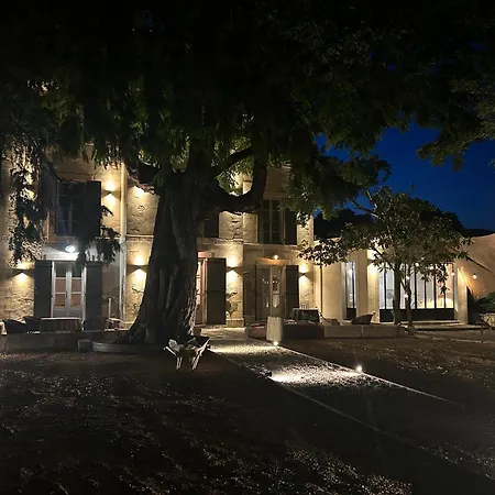La Datcha Hotel *